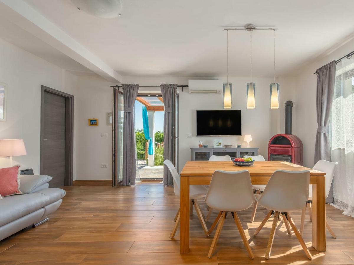 Holiday Home Villa Joy By Interhome Novigrad Istria المظهر الخارجي الصورة