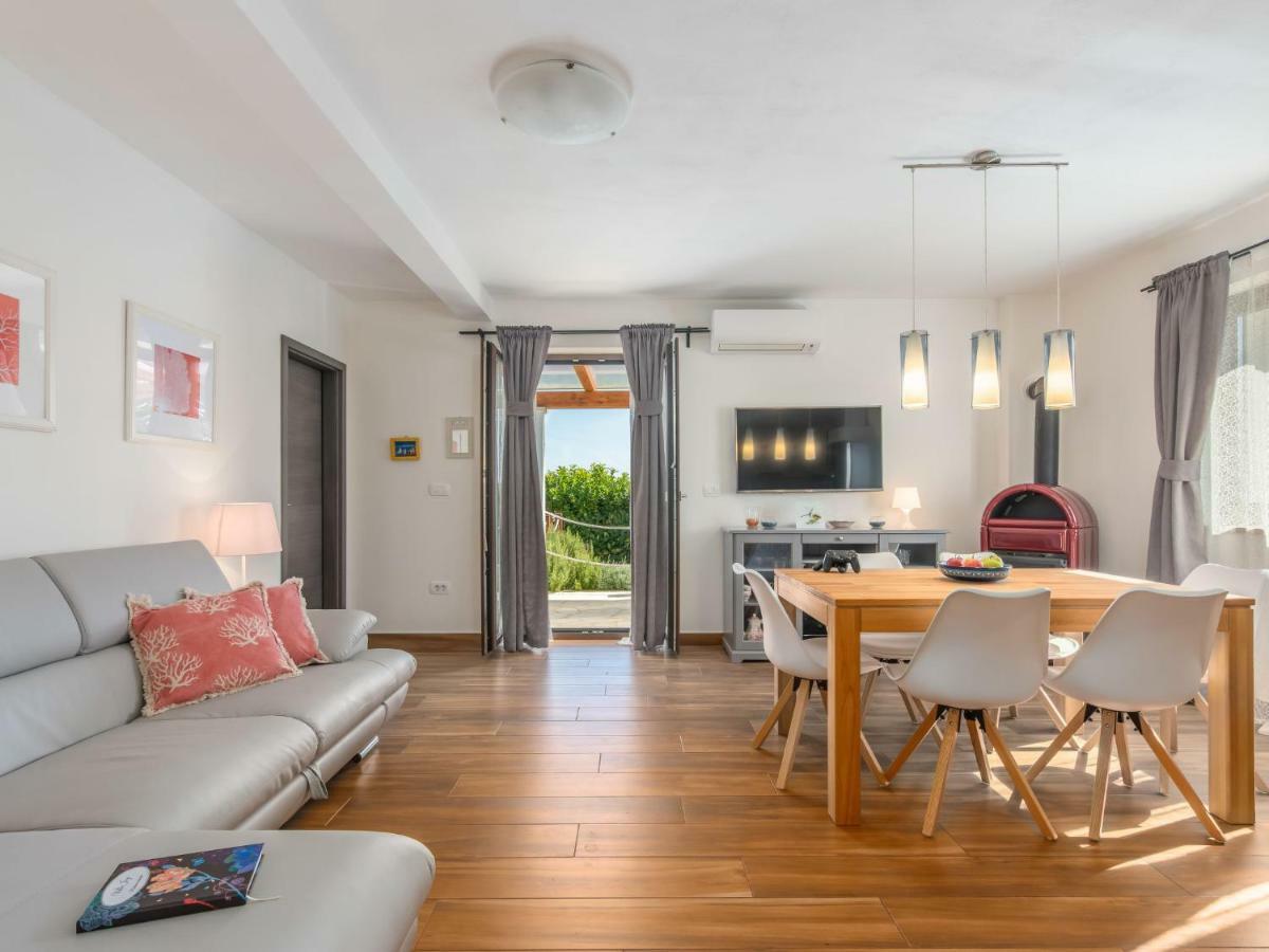 Holiday Home Villa Joy By Interhome Novigrad Istria المظهر الخارجي الصورة